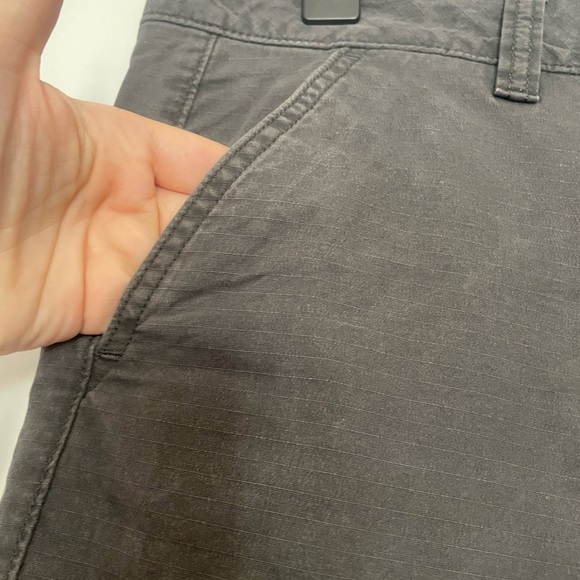 EDDIE BAUER cropped grey-washed cargo pants - Picture 3 of 9